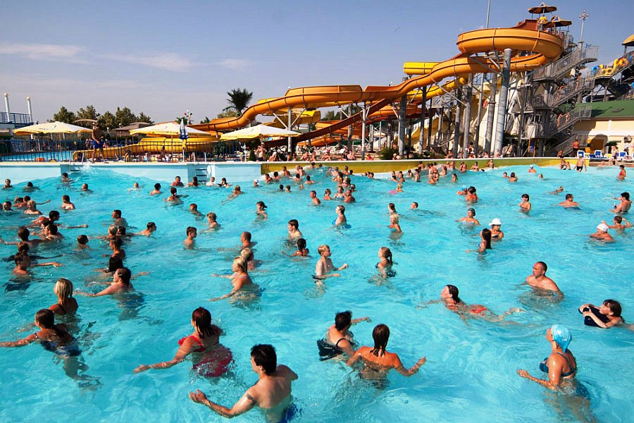 Аквапарк «Золотой пляж»